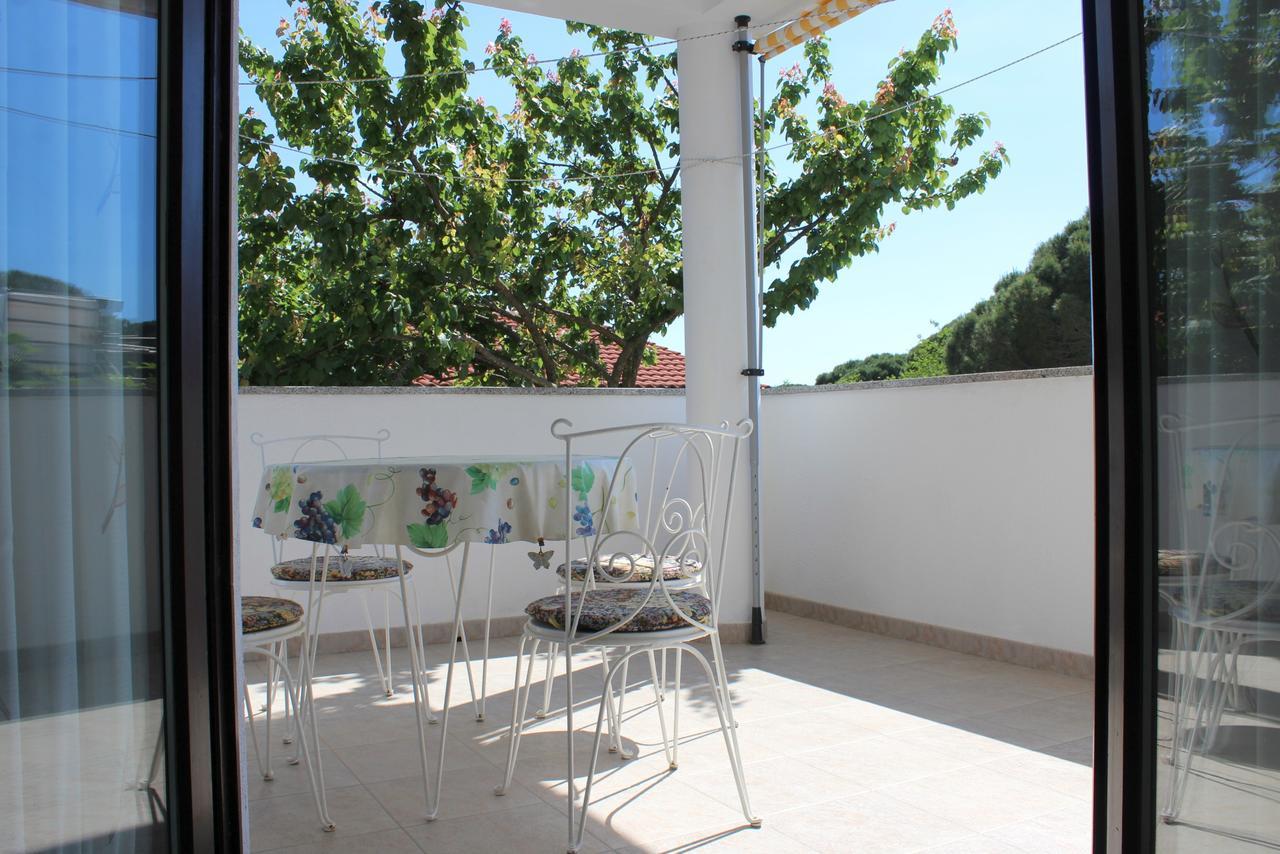 Apartment Maja Stinjan Bagian luar foto