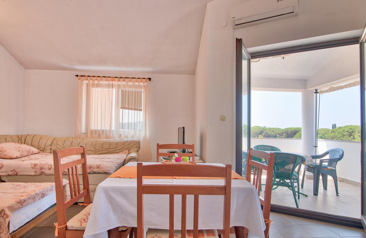 Apartment Maja Stinjan Bagian luar foto