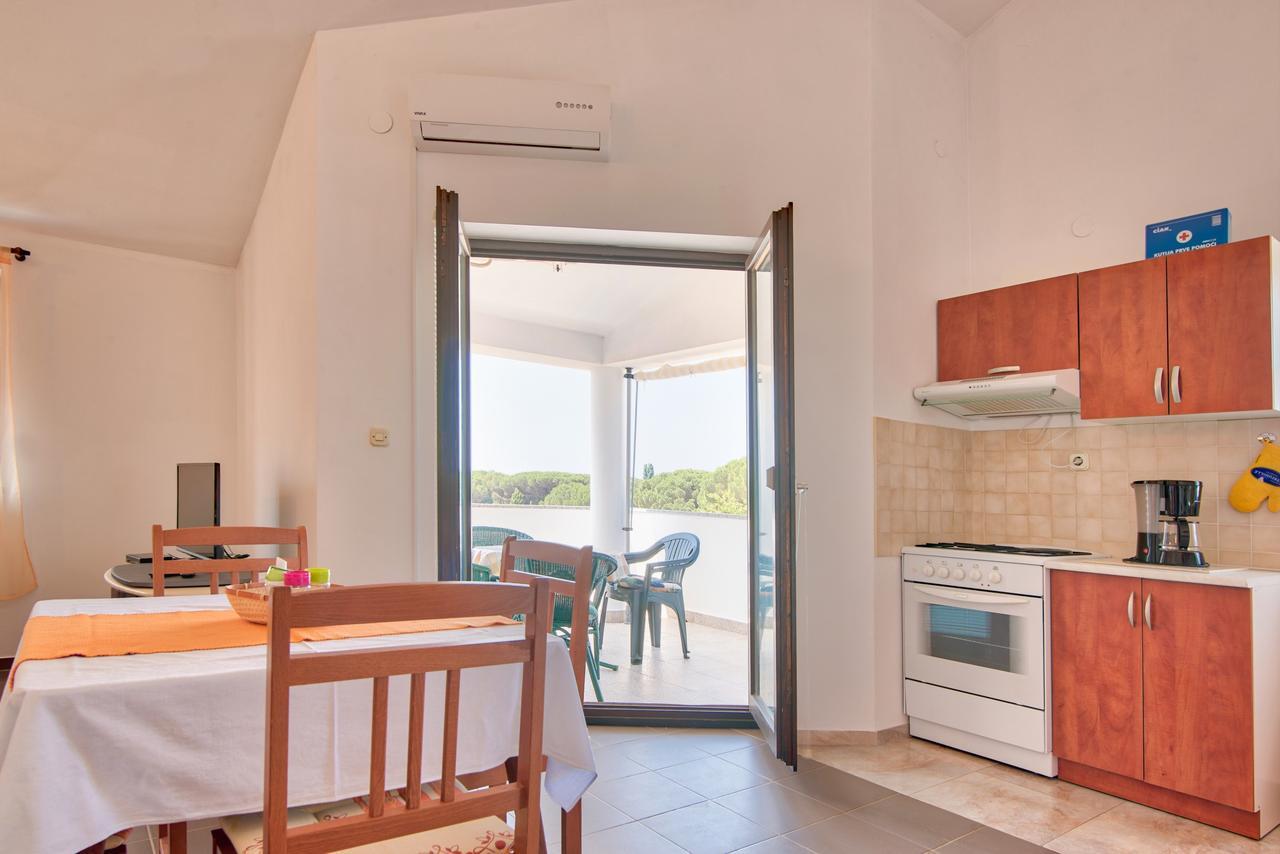 Apartment Maja Stinjan Bagian luar foto