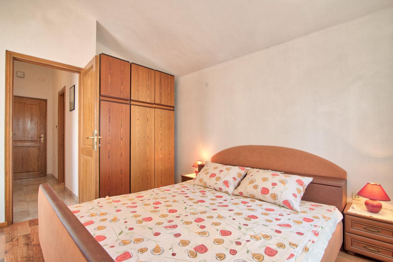 Apartment Maja Stinjan Bagian luar foto