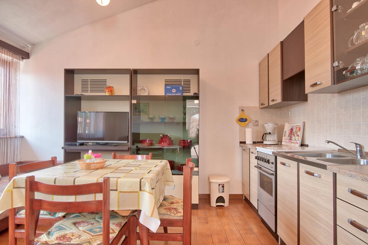 Apartment Maja Stinjan Bagian luar foto