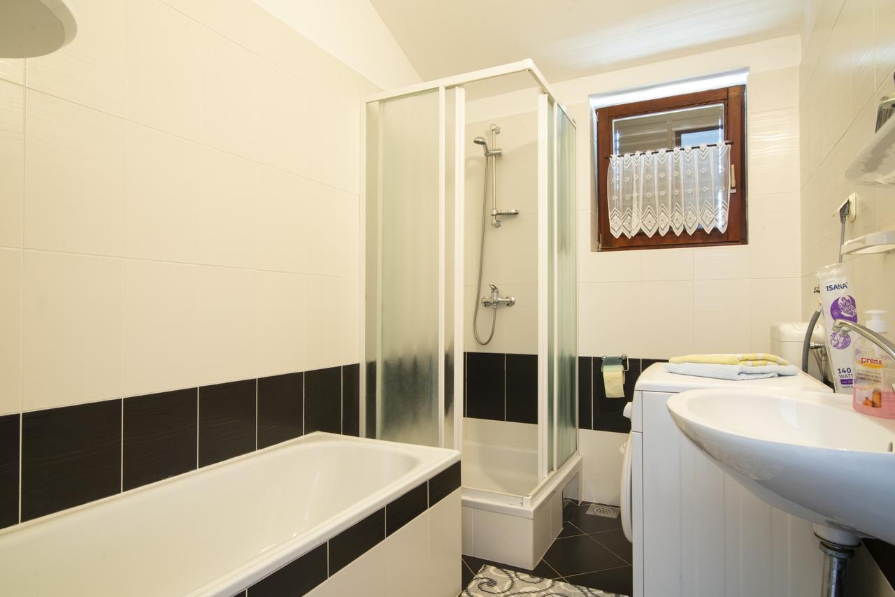 Apartment Maja Stinjan Bagian luar foto