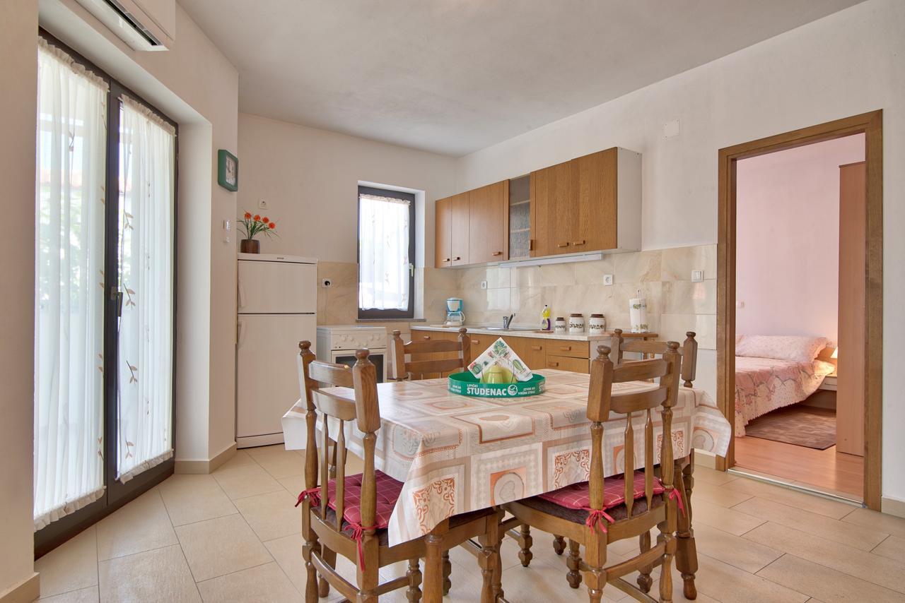 Apartment Maja Stinjan Bagian luar foto