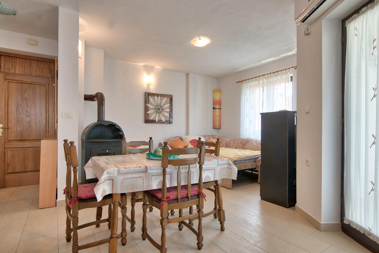 Apartment Maja Stinjan Bagian luar foto